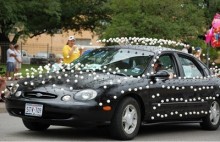 Car-with-Ping-Pong-Balls-On-It-1031b